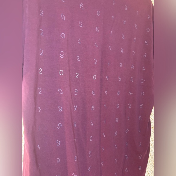 Lululemon Men’s ✨EUC✨5 Year Basic Tee *Lunar New Year 🌒Garnet Red🪩RARE 2020 - Picture 10 of 14